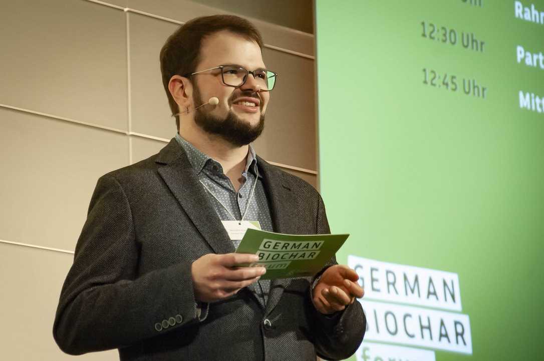 Klimaschutz und nachhaltiges Bauen mit Pflanzenkohle Klimaschutz und nachhaltiges Bauen mit Pflanzenkohle