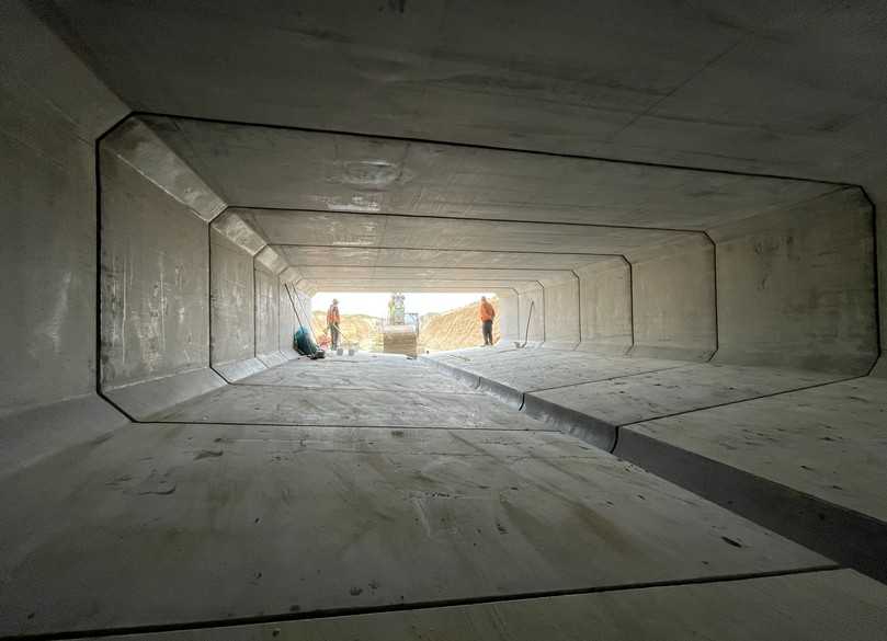 Der Stauraumkanal verfügt über ein Speichervolumen von insgesamt ca. 700 m3. | Foto: Kleihues Betonbauteile GmbH & Co. KG Der Stauraumkanal verfügt über ein Speichervolumen von insgesamt ca. 700 m3. | Foto: Kleihues Betonbauteile GmbH & Co. KG