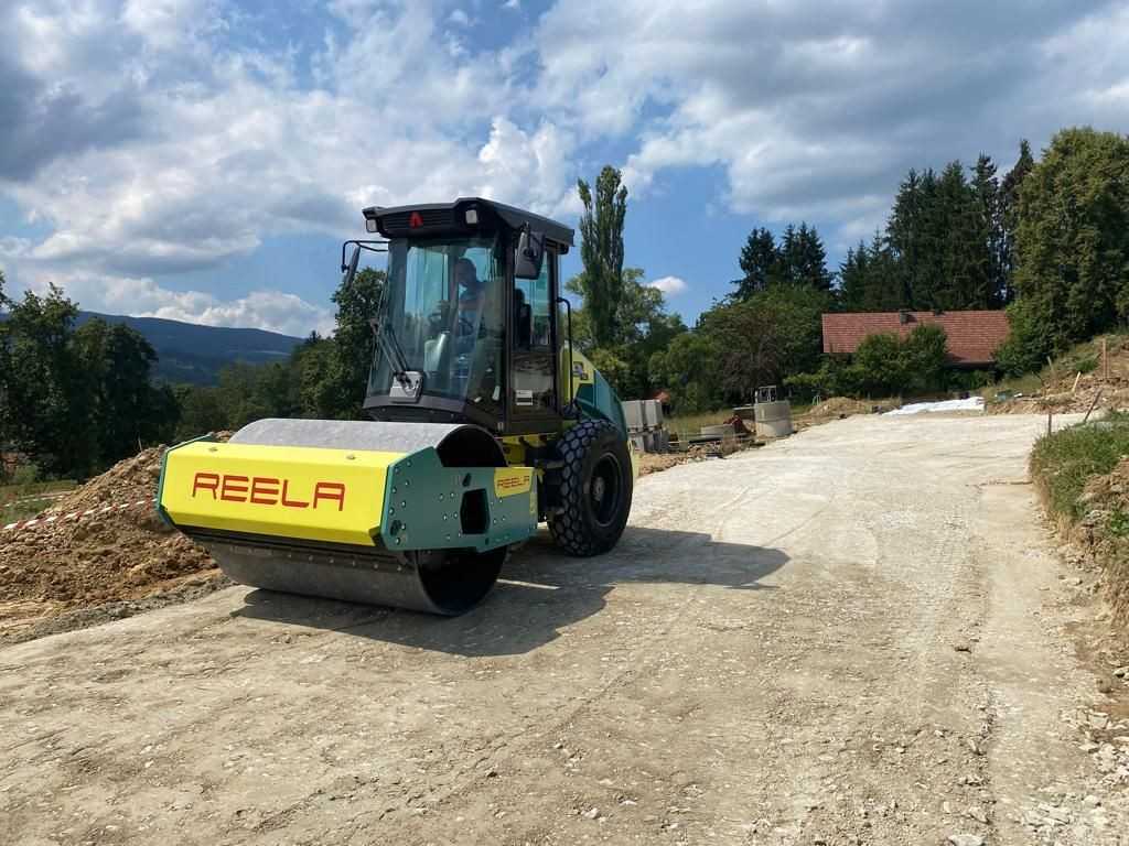 Verdichtung: Reela erweitert Maschinenpark mit neuen Walzen Verdichtung: Reela erweitert Maschinenpark mit neuen Walzen