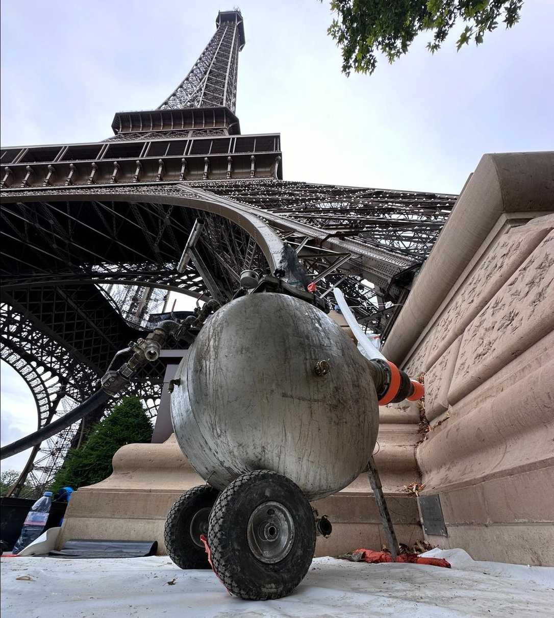 Grabenlose Rohrsanierung unterm Eiffelturm: Resitech France saniert mit Brawoliner Grabenlose Rohrsanierung unterm Eiffelturm: Resitech France saniert mit Brawoliner