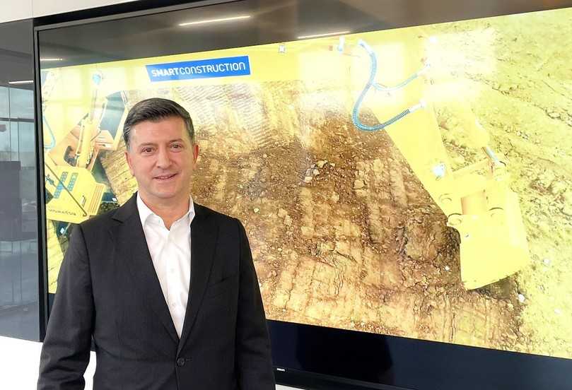 „Mit Smart Construction verfolgen wir das Ziel, die Maschinen untereinander kommunizieren zu lassen und dadurch Leerläufe zu reduzieren“, erklärt Göksel Güner (COO Komatsu Europe). | Foto: Baublatt Österreich „Mit Smart Construction verfolgen wir das Ziel, die Maschinen untereinander kommunizieren zu lassen und dadurch Leerläufe zu reduzieren“, erklärt Göksel Güner (COO Komatsu Europe). | Foto: Baublatt Österreich