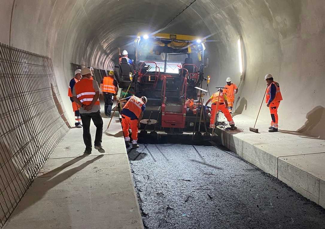 Stuttgart 21: Porr baut Feste Fahrbahn mit Asphalt statt Beton Stuttgart 21: Porr baut Feste Fahrbahn mit Asphalt statt Beton