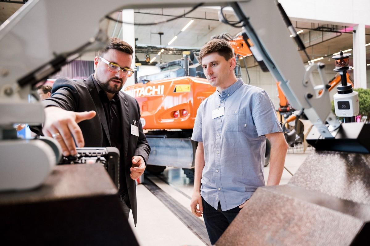 Keine alltäglichen Lösungen: Unternehmen führten ihre technischen Innovationen vor. | Foto: Coreum GmbH Keine alltäglichen Lösungen: Unternehmen führten ihre technischen Innovationen vor. | Foto: Coreum GmbH