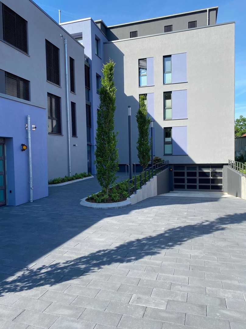 Das Oberflächenwasser von den versiegelten Parkflächen und der Tiefgarage einer modernen Wohnanlage in Herford wird von MultiDrain-Pumpen entsorgt. | Foto: Jung Pumpen Das Oberflächenwasser von den versiegelten Parkflächen und der Tiefgarage einer modernen Wohnanlage in Herford wird von MultiDrain-Pumpen entsorgt. | Foto: Jung Pumpen