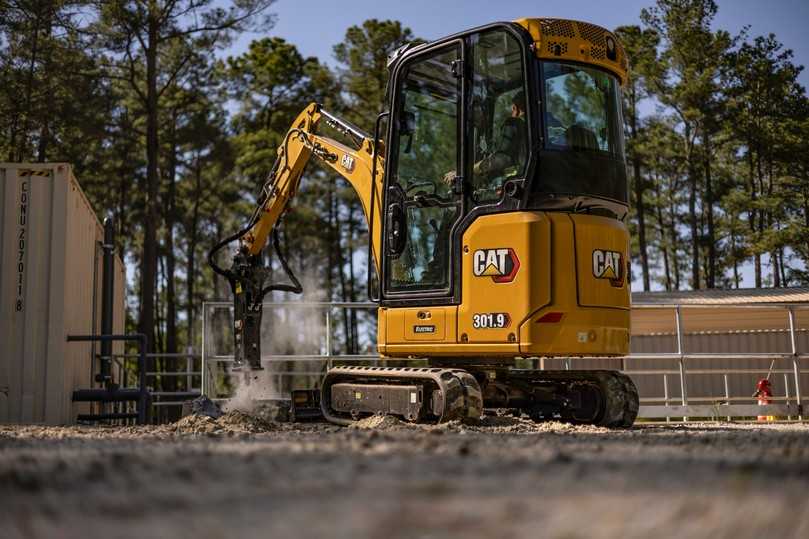 Beim Cat 301.9 reicht eine volle Akku-Ladung für einen durchschnittlichen Acht-Stunden-Arbeitstag bei 40- bis 60-prozentigen Auslastung. | Foto: Caterpillar Beim Cat 301.9 reicht eine volle Akku-Ladung für einen durchschnittlichen Acht-Stunden-Arbeitstag bei 40- bis 60-prozentigen Auslastung. | Foto: Caterpillar
