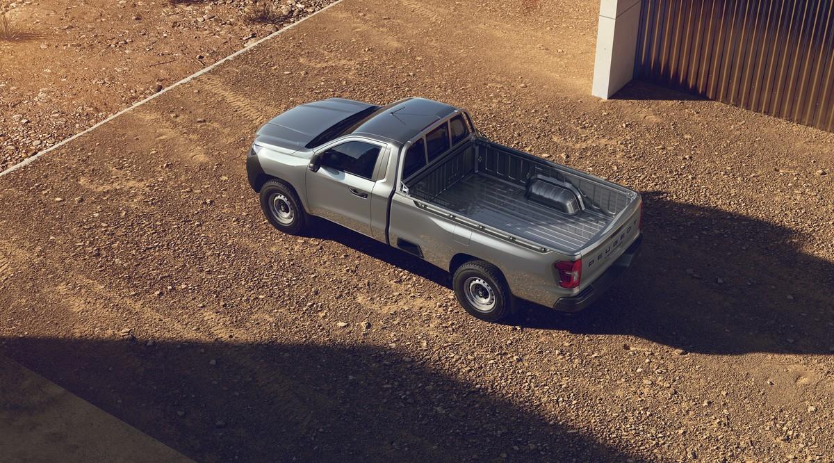 Mit kurzer Einzelkabine misst die Ladefläche des Landtrek 2,43 x 1,60 Meter und hat 50 Zentimeter hohe Bordwände. | Foto: Peugeot Mit kurzer Einzelkabine misst die Ladefläche des Landtrek 2,43 x 1,60 Meter und hat 50 Zentimeter hohe Bordwände. | Foto: Peugeot