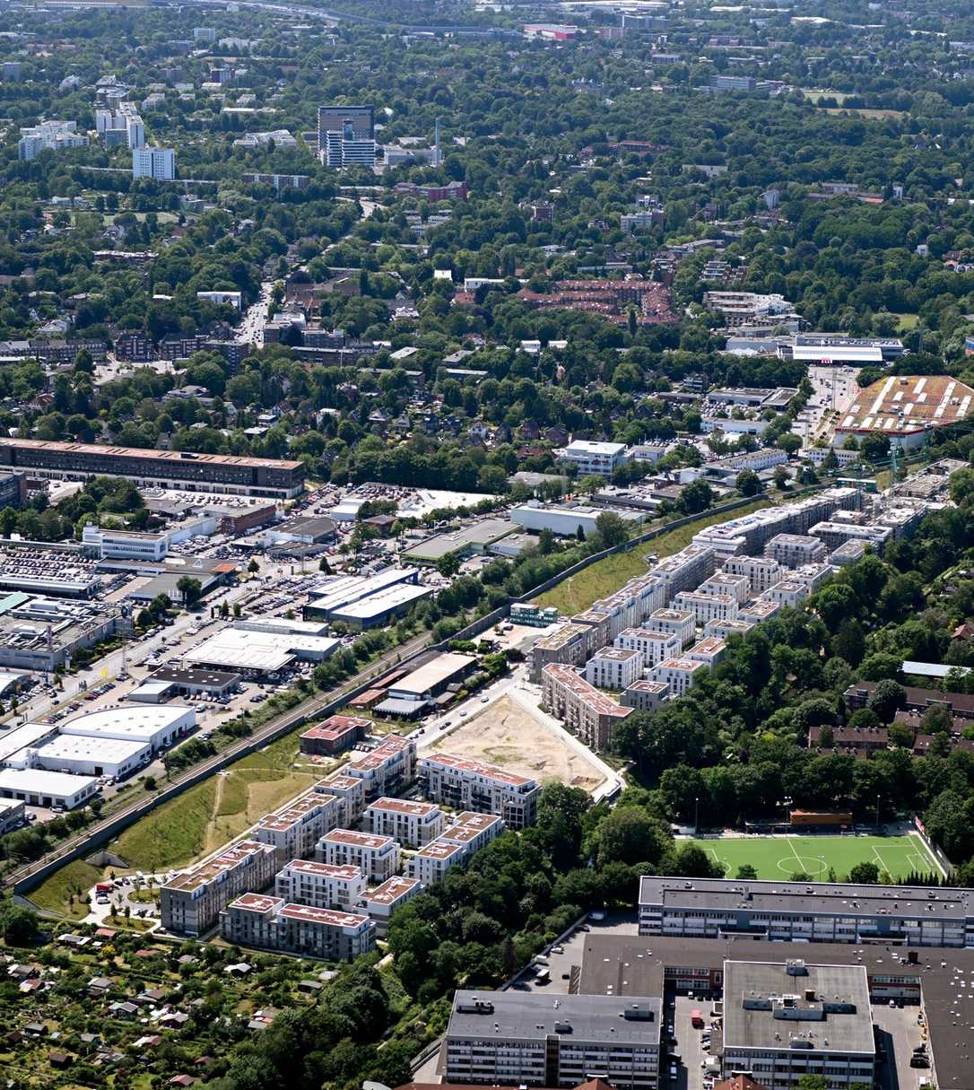 "Tarpenbeker Ufer" Hamburg: Warum Pflanz-Einfassungen für unterkellerte Quartiershöfe? "Tarpenbeker Ufer" Hamburg: Warum Pflanz-Einfassungen für unterkellerte Quartiershöfe?