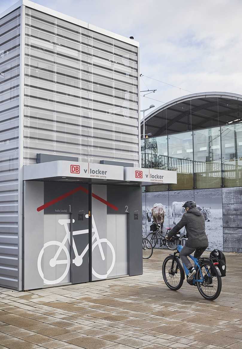 Auch am Bahnhof in Halle steht ein Velo-Turm. Wegen notorischer Platznot ist der vollautomatische Fahrradparkturm hier die ideale Lösung. | Foto: SFS Auch am Bahnhof in Halle steht ein Velo-Turm. Wegen notorischer Platznot ist der vollautomatische Fahrradparkturm hier die ideale Lösung. | Foto: SFS
