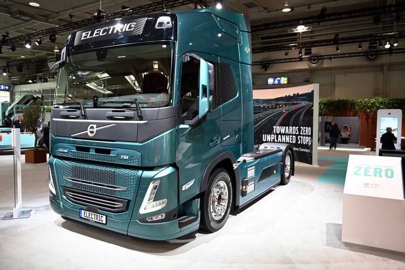 Die Sattelzugmaschine Volvo FM Electric eignet sich auch für den Baustoff- und Baumaschinentransport. | Foto: Quatex Die Sattelzugmaschine Volvo FM Electric eignet sich auch für den Baustoff- und Baumaschinentransport. | Foto: Quatex