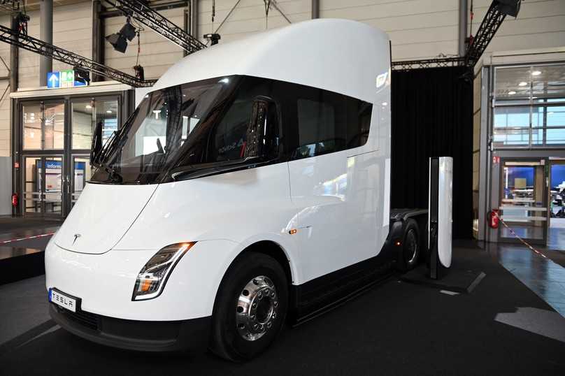 Tesla Semi-6x2-Sattelzugmaschine für Nordamerika | Foto: QUATEX Tesla Semi-6x2-Sattelzugmaschine für Nordamerika | Foto: QUATEX