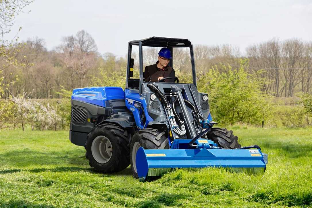 Radlader: Multione will in GaLaBau, Baugewerbe, Forsttechnik in Deutschland mehr Präsenz Radlader: Multione will in GaLaBau, Baugewerbe, Forsttechnik in Deutschland mehr Präsenz