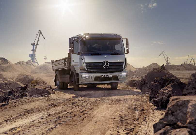 Ein kleiner flinker Kipper wie der Mercedes-Benz Atego 1223 für 12 t Gesamtgewicht wird überall gebraucht. | Foto: QUATEX Ein kleiner flinker Kipper wie der Mercedes-Benz Atego 1223 für 12 t Gesamtgewicht wird überall gebraucht. | Foto: QUATEX