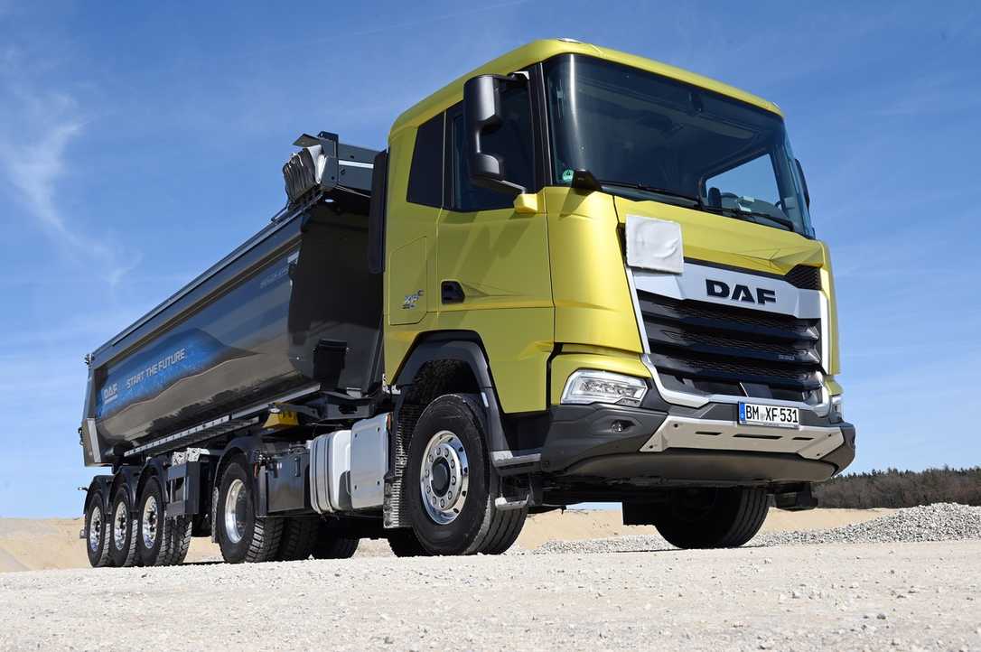 Im Test: Kippsattelzugmaschine DAF XFC 530 FT mit PXP fürs Baugewerbe Im Test: Kippsattelzugmaschine DAF XFC 530 FT mit PXP fürs Baugewerbe