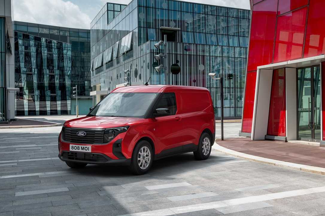 Der neue Ford Transit Courier bietet kompakte Geräumigkeit: demnächst auch als E-Auto Der neue Ford Transit Courier bietet kompakte Geräumigkeit: demnächst auch als E-Auto