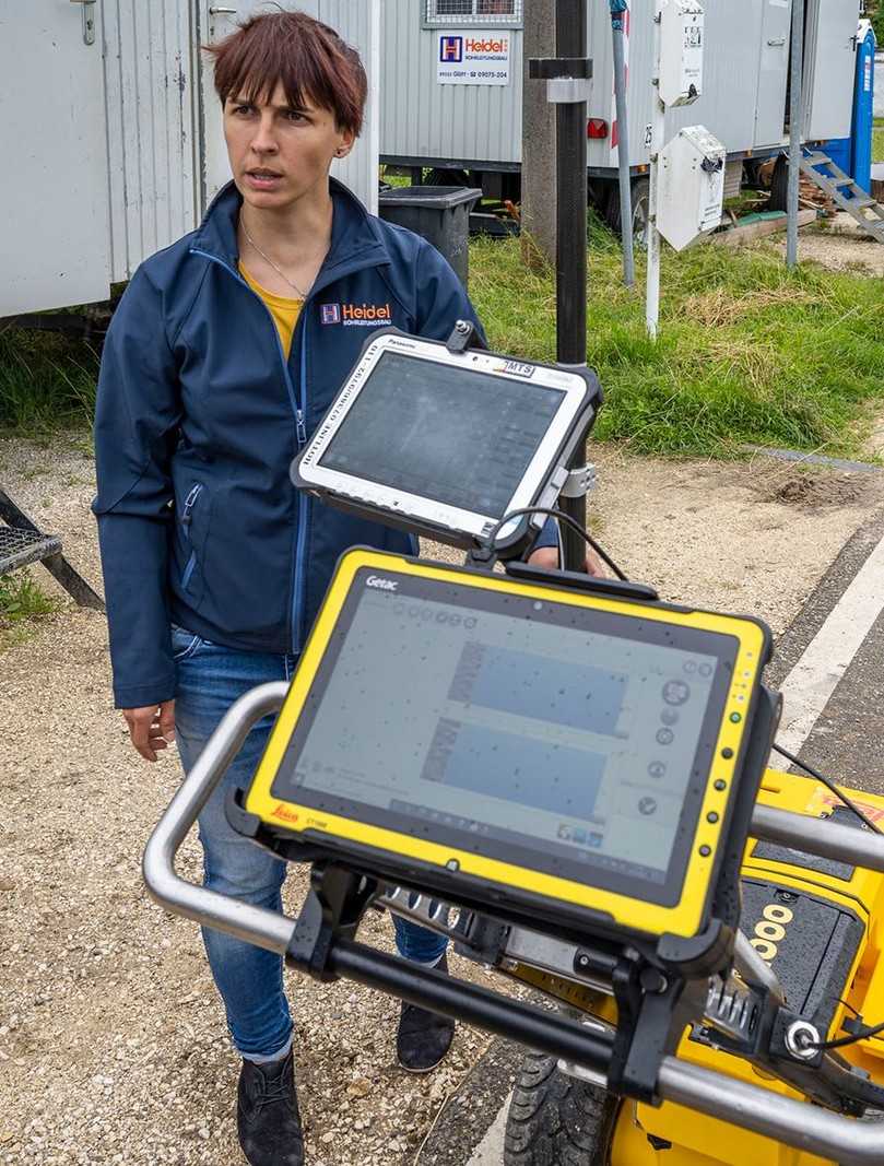 Die Fremdsparten werden mit dem Bodenradar geortet und in die digitale Planung übertragen. | Foto: Eckhart Matthaeus Die Fremdsparten werden mit dem Bodenradar geortet und in die digitale Planung übertragen. | Foto: Eckhart Matthaeus