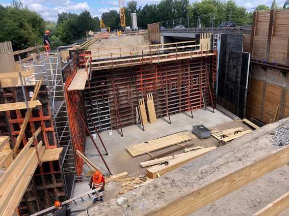 Widerlager bis 6,75 Meter Höhe wirtschaftlich schalen