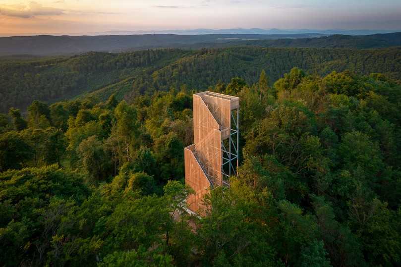Der dritte Preis der Kategorie Architektur ging an Eldine Heep & Klemens Schillinger sowie Manfred Karl für das Projekt Aussichtsturm Vierte Wand. | Foto: Leonhard Hilzensauer Der dritte Preis der Kategorie Architektur ging an Eldine Heep & Klemens Schillinger sowie Manfred Karl für das Projekt Aussichtsturm Vierte Wand. | Foto: Leonhard Hilzensauer