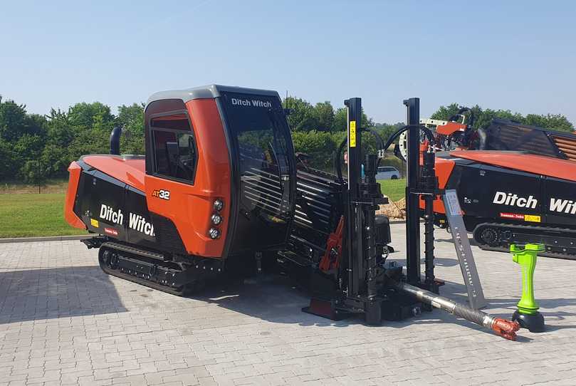 Die AT 32 ist die im Vertriebsgebiet von Ricona meistverkaufte Bohranlage von Ditch Witch. | Foto: B_I/zu Eulenburg Die AT 32 ist die im Vertriebsgebiet von Ricona meistverkaufte Bohranlage von Ditch Witch. | Foto: B_I/zu Eulenburg