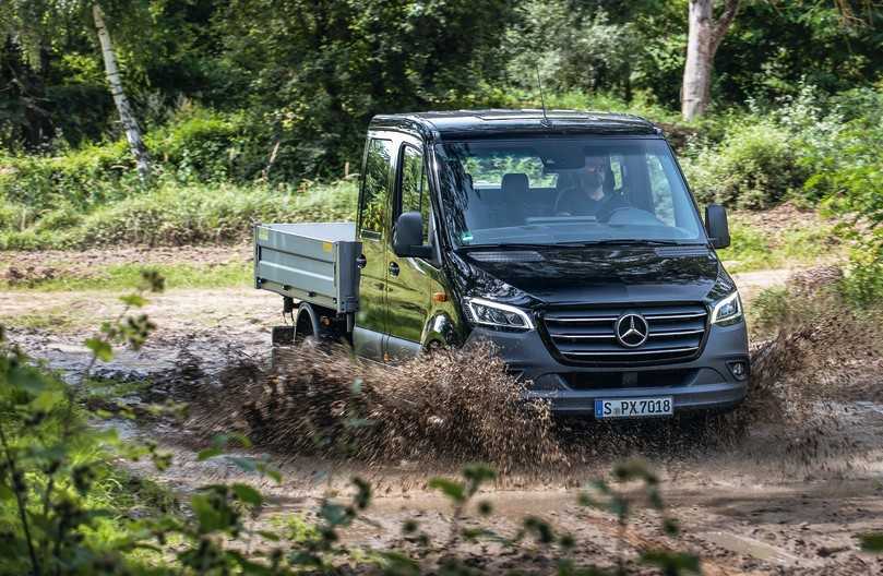 Da geht noch was: Bis zu 500 mm Wassertiefe durchquert der Mercedes Transporter mit Allradantrieb. | Foto: Mercedes-Benz Vans Da geht noch was: Bis zu 500 mm Wassertiefe durchquert der Mercedes Transporter mit Allradantrieb. | Foto: Mercedes-Benz Vans