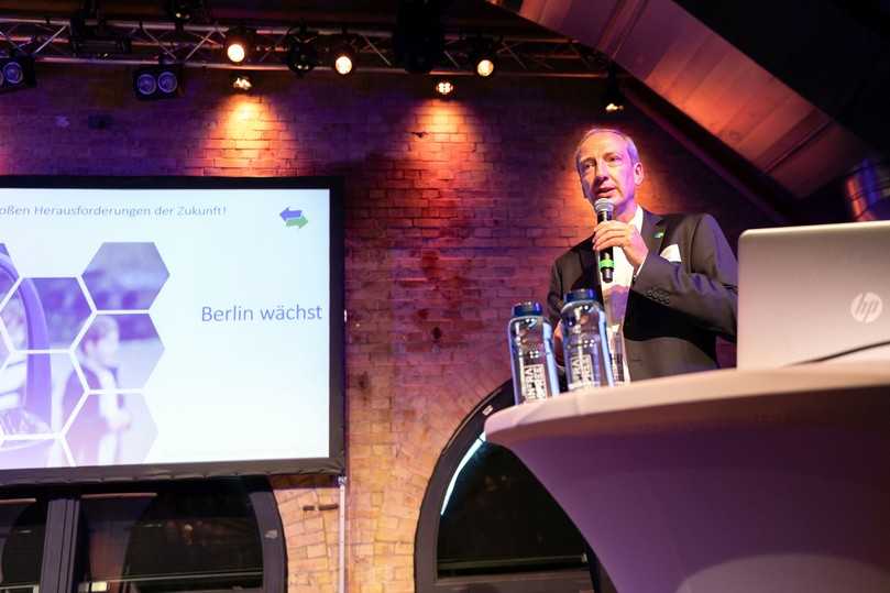 Prof. Dr. Christoph Donner bei seiner Keynote | Foto: Aquanet Prof. Dr. Christoph Donner bei seiner Keynote | Foto: Aquanet