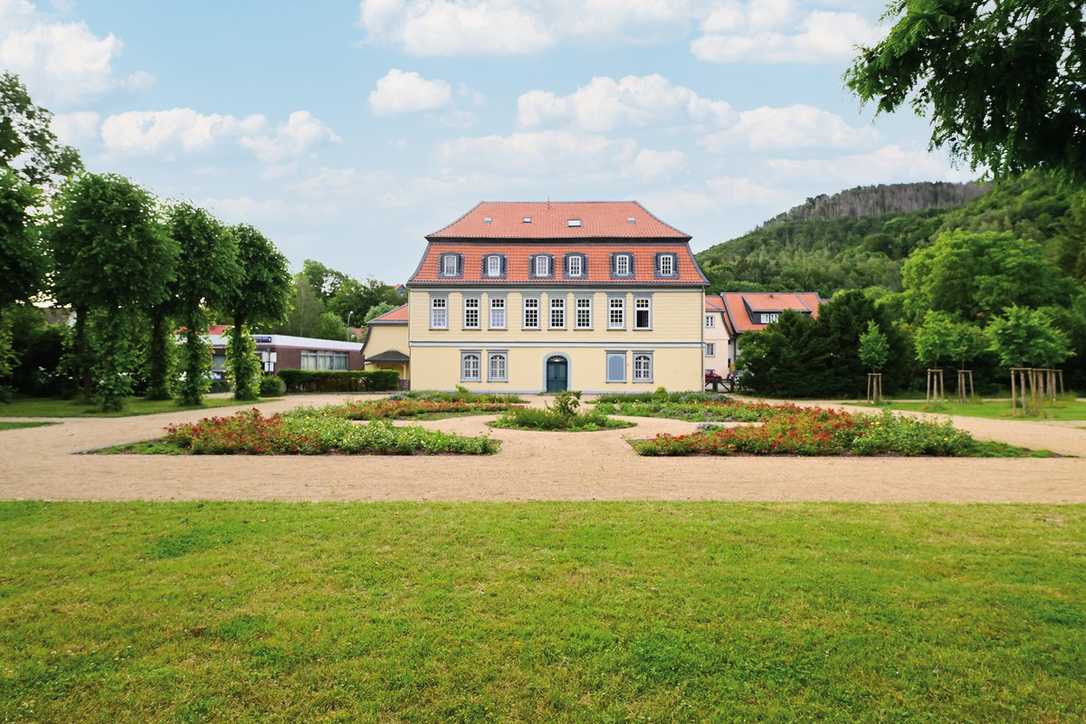 Stadtpark im Goslarer Stadtteils Oker mit Stahlbändern von Richard Brink saniert Stadtpark im Goslarer Stadtteils Oker mit Stahlbändern von Richard Brink saniert
