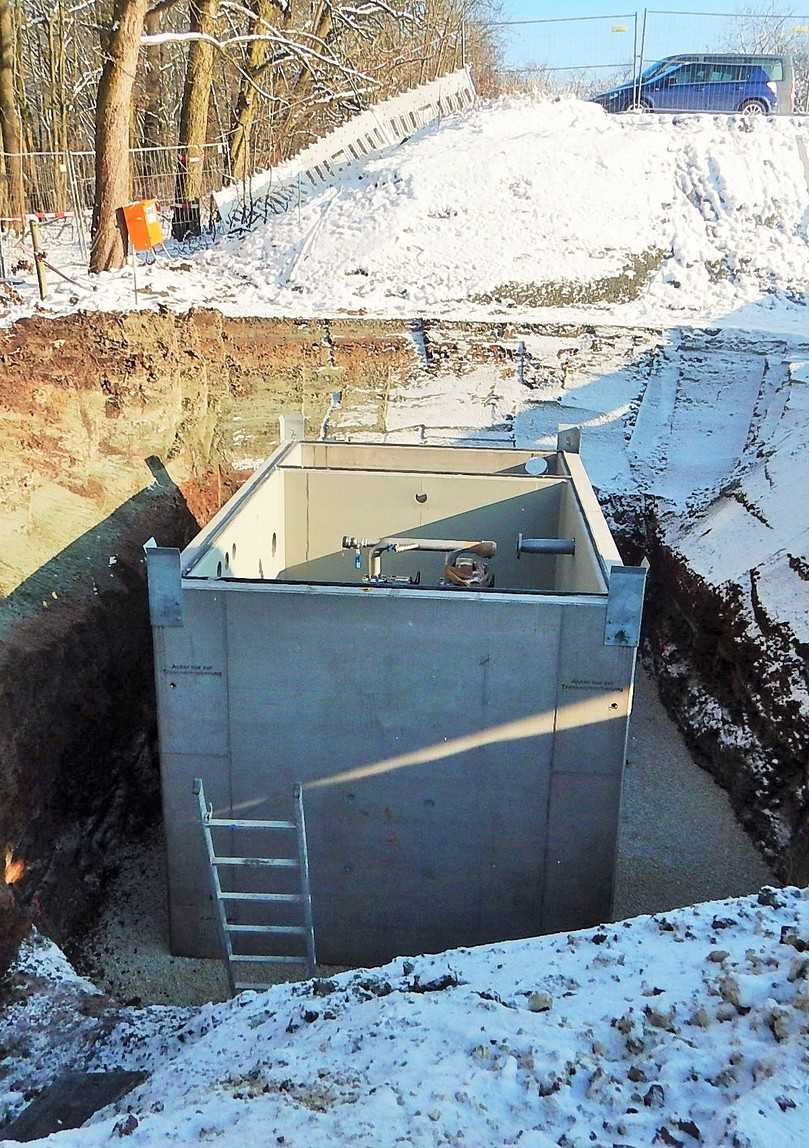 Kubischer Doppelpack: Die zur Hochschule Coburg gelieferte Pumpstation fördert Abwässer aus einem Gebäudekomplex, einem Prüfstand für Kraftstoffe sowie dem neuen Parkdeck zum höher gelegenen Kanal. | Foto: Mall Kubischer Doppelpack: Die zur Hochschule Coburg gelieferte Pumpstation fördert Abwässer aus einem Gebäudekomplex, einem Prüfstand für Kraftstoffe sowie dem neuen Parkdeck zum höher gelegenen Kanal. | Foto: Mall