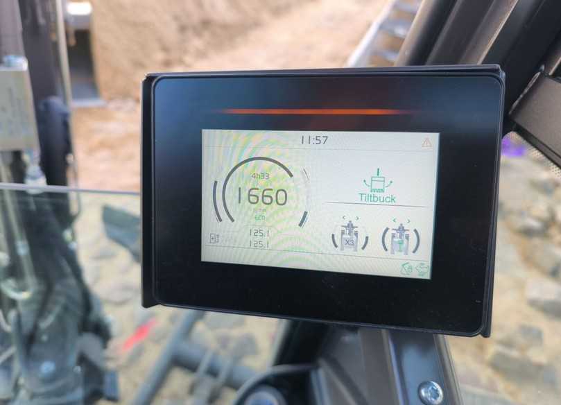 Das farbige 5"-Farbdisplay bietet alle Informationen, die für den Bediener notwendig sind. | Foto: Swecon Das farbige 5"-Farbdisplay bietet alle Informationen, die für den Bediener notwendig sind. | Foto: Swecon