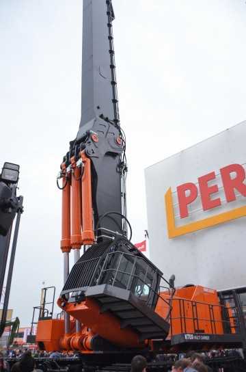 Der KMC 1600 mit „Boom Quick Connect“-Ausleger- Schnellwechselsystem und drei Tritec-Hydraulikzylindern. | Foto: B_I Der KMC 1600 mit „Boom Quick Connect“-Ausleger- Schnellwechselsystem und drei Tritec-Hydraulikzylindern. | Foto: B_I