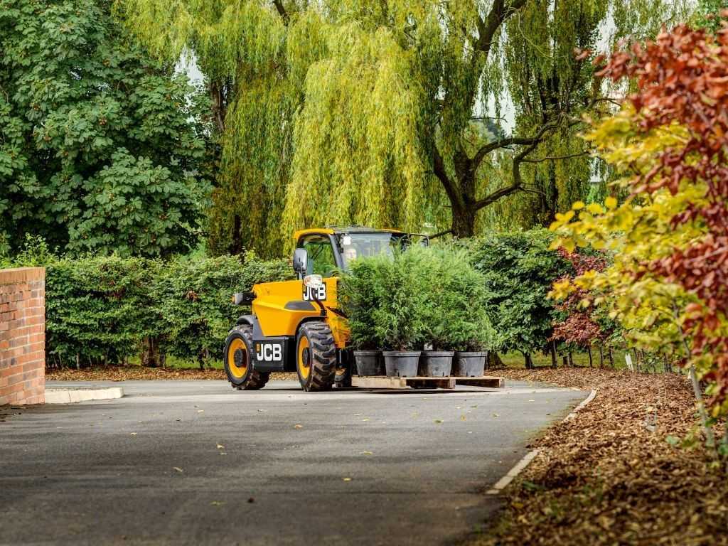 Neuer JCB Teleskoplader für den GaLaBau Neuer JCB Teleskoplader für den GaLaBau