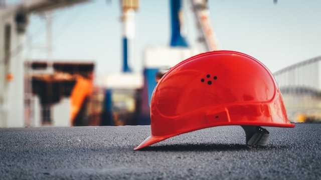 STLB-Bau ist das Standardleistungsbuch für das Bauwesen des Gemeinsamen Ausschusses Elektronik im Bauwesen. Standardisierte Beschreibungen von Bauleistungen für Ausschreibung von Neubau-, Instandhaltungs- oder Sanierungsmaßnahmen werden dort aufgeführt.