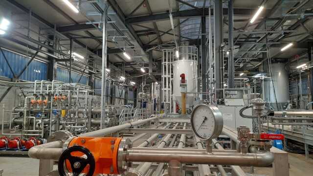 Anlagenbau der weltweit ersten großtechnischen Phosphor-Recycling-Anlage auf dem Klärwerk Hamburg – eine Kooperation von HAMBURG WASSER und REMONDIS Anlagenbau der weltweit ersten großtechnischen Phosphor-Recycling-Anlage auf dem Klärwerk Hamburg – eine Kooperation von HAMBURG WASSER und REMONDIS