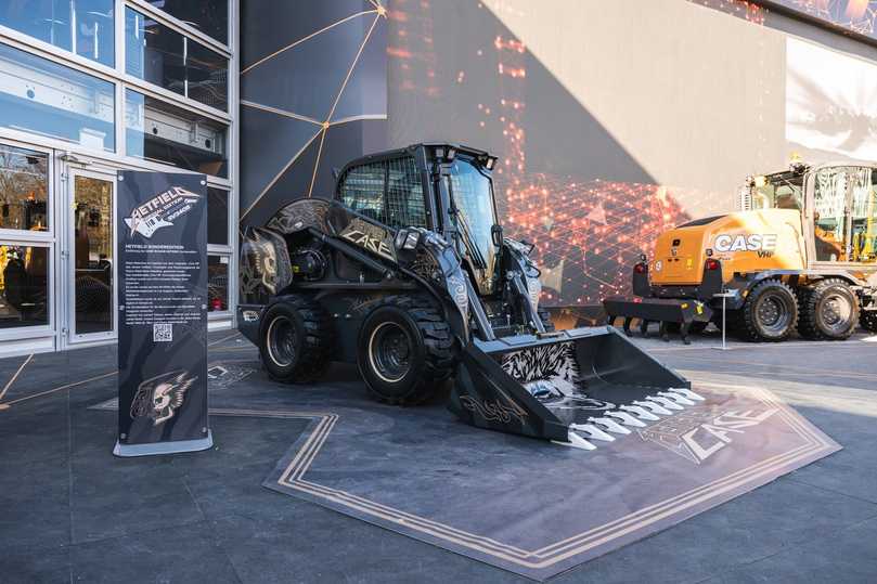 Case zeigt auf der baume einen besonderen Kompaktlader, inspiriert von Metallica-Frontmann James Hetfield. | Foto: Case Case zeigt auf der baume einen besonderen Kompaktlader, inspiriert von Metallica-Frontmann James Hetfield. | Foto: Case