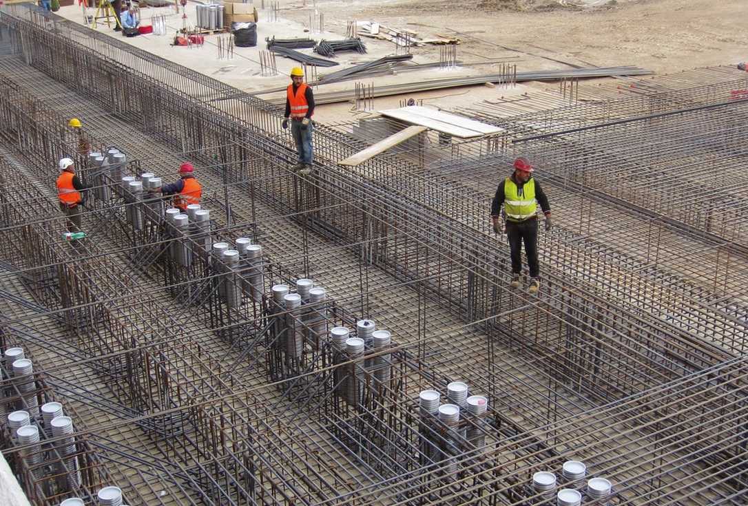 Stahlteile in Beton erdbebensicher verankern Stahlteile in Beton erdbebensicher verankern
