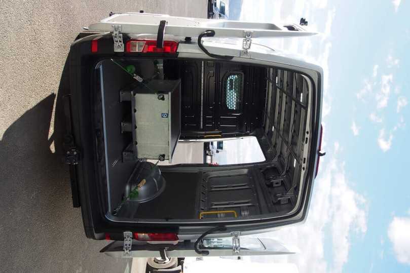 Der neue VW Crafter bietet alles, was man braucht: Eine niedrige Ladekante, breite und hohe Portale, und Laderaummaße, die sich gut nutzen lassen. Der neue VW Crafter bietet alles, was man braucht: Eine niedrige Ladekante, breite und hohe Portale, und Laderaummaße, die sich gut nutzen lassen.