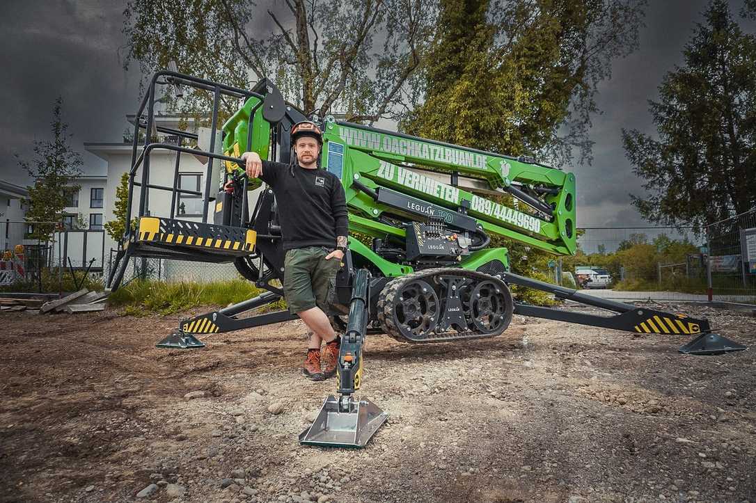 Leguan 190 und Avant-Lader im Einsatz bei der Baumpflege Leguan 190 und Avant-Lader im Einsatz bei der Baumpflege