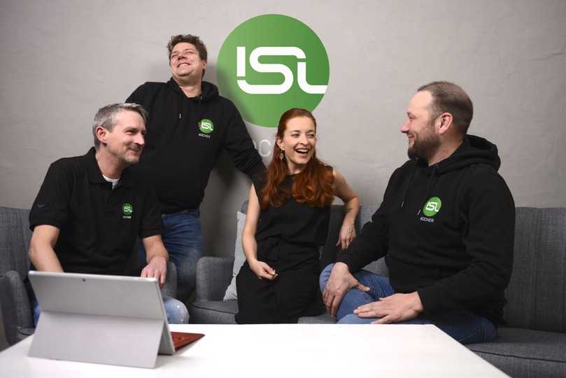 Das vierköpfige Team von isl-kocher betreut den Messestand auf BAU in München und freut sich auf den Austausch mit Interessierten. | Foto: isl-kocher Das vierköpfige Team von isl-kocher betreut den Messestand auf BAU in München und freut sich auf den Austausch mit Interessierten. | Foto: isl-kocher