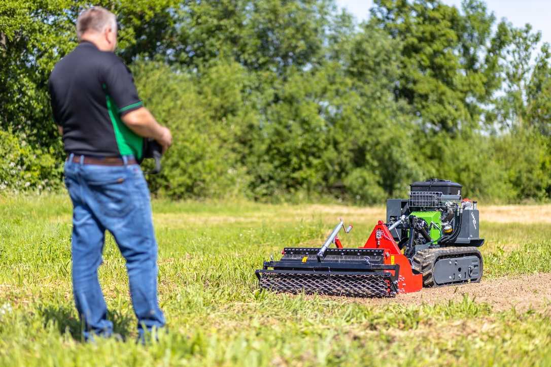Lipco auf Demopark: Anbaugeräte zur Bodenvorbereitung und Aussaat Lipco auf Demopark: Anbaugeräte zur Bodenvorbereitung und Aussaat