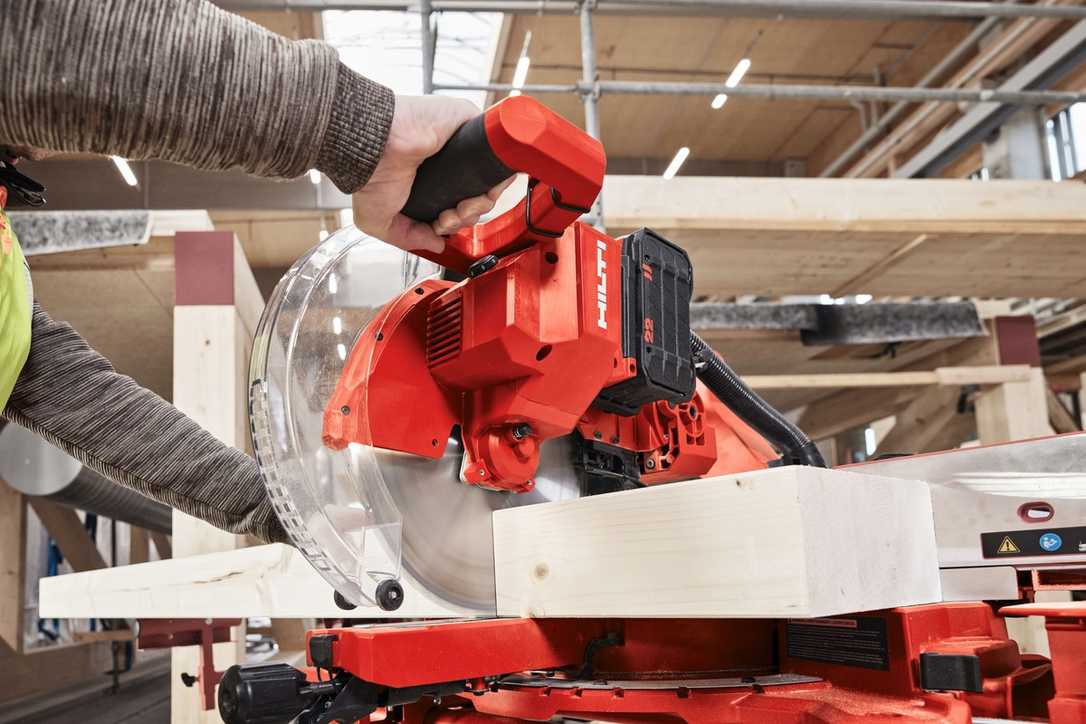 bauma 2025: Hilti bringt neue Akku-Kappsäge auf den Markt bauma 2025: Hilti bringt neue Akku-Kappsäge auf den Markt