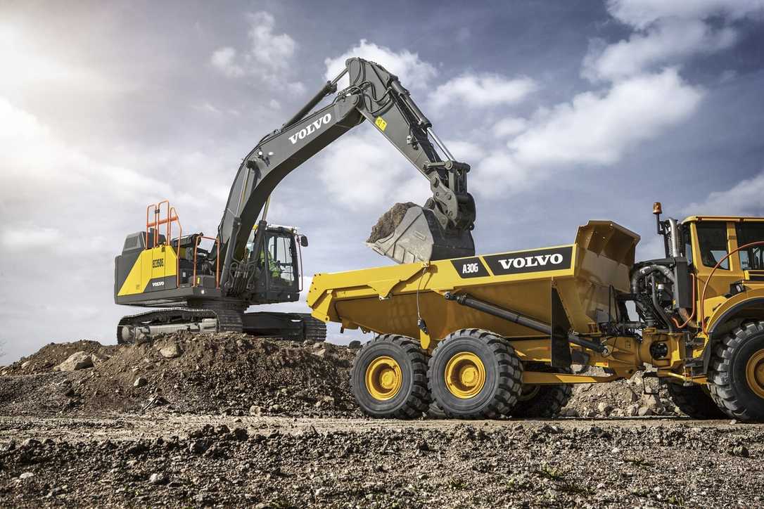 Volvo-Hybridbagger sparen Kraftstoff durch Rekuperation mit Hydraulikspeicher Volvo-Hybridbagger sparen Kraftstoff durch Rekuperation mit Hydraulikspeicher
