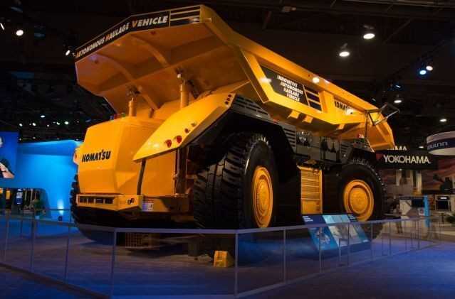 Komatsu entwickelt fahrerlosen Muldenkipper Komatsu entwickelt fahrerlosen Muldenkipper