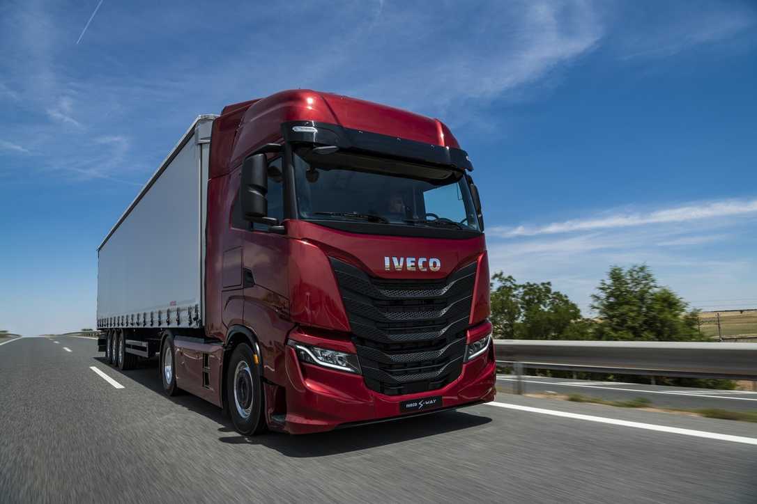Kooperation: Iveco und Start-up Plus entwickeln selbstfahrende Lkw Kooperation: Iveco und Start-up Plus entwickeln selbstfahrende Lkw