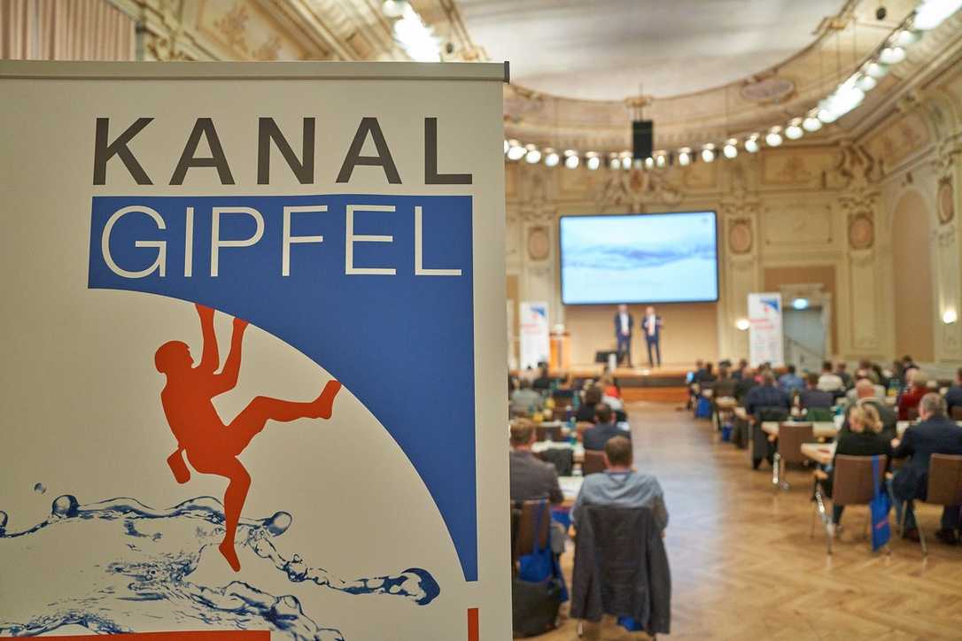 Kanalgipfel 2023 in Erfurt: Vom Umgang mit Preissteigerungen bis hin zur Schwammstadt Kanalgipfel 2023 in Erfurt: Vom Umgang mit Preissteigerungen bis hin zur Schwammstadt