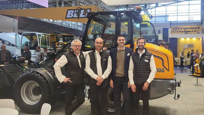 Froh über den juristischen Sieg (v.l.). Frans van Asseldonk (Verkauf), Toine Brock (CEO), Fabio Adinolfi (Rechtsanwalt) und Pim de Boer (Marketing) | Foto: Tobroco-Giant Froh über den juristischen Sieg (v.l.). Frans van Asseldonk (Verkauf), Toine Brock (CEO), Fabio Adinolfi (Rechtsanwalt) und Pim de Boer (Marketing) | Foto: Tobroco-Giant