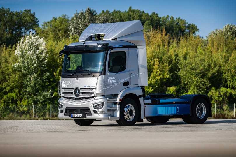 Rund 3.000 km spulte die E-Sattelzugmaschine im Solobetrieb von Wörth bis in die Türkei ab und bediente sich nur an öffentlichen Ladesäulen. | Foto: Daimler Truck Rund 3.000 km spulte die E-Sattelzugmaschine im Solobetrieb von Wörth bis in die Türkei ab und bediente sich nur an öffentlichen Ladesäulen. | Foto: Daimler Truck