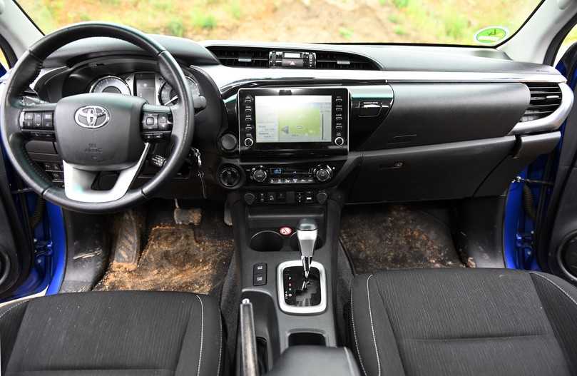 Blick ins Cockpit beim Toyota Hilux. | Foto: Frank Hausmann Blick ins Cockpit beim Toyota Hilux. | Foto: Frank Hausmann