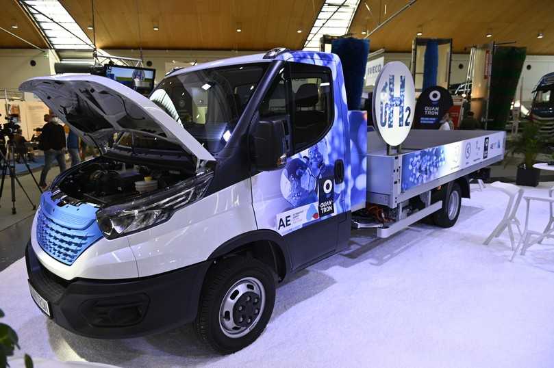 Mit Brennstoffzelle kommt der Quantron Q-Light FCEV auf Iveco Daily-Basis bis zu 500 km weit. | Foto: bb Mit Brennstoffzelle kommt der Quantron Q-Light FCEV auf Iveco Daily-Basis bis zu 500 km weit. | Foto: bb