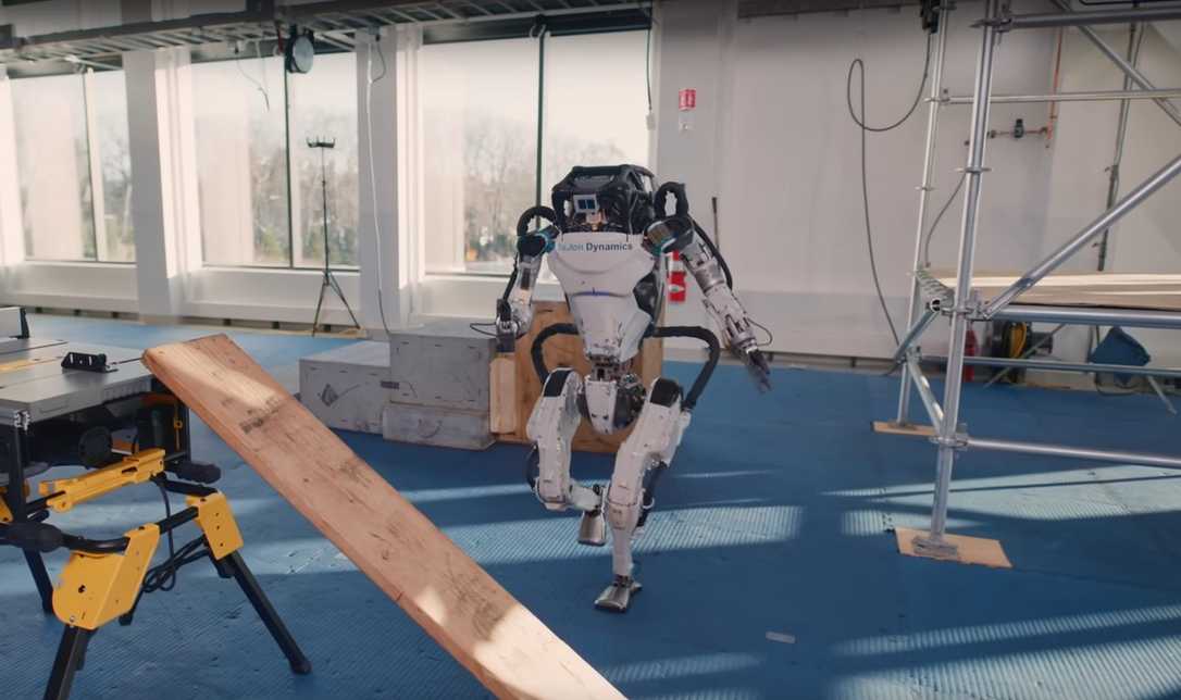 Ein humanoider Roboter als Bauhelfer? Ein humanoider Roboter als Bauhelfer?
