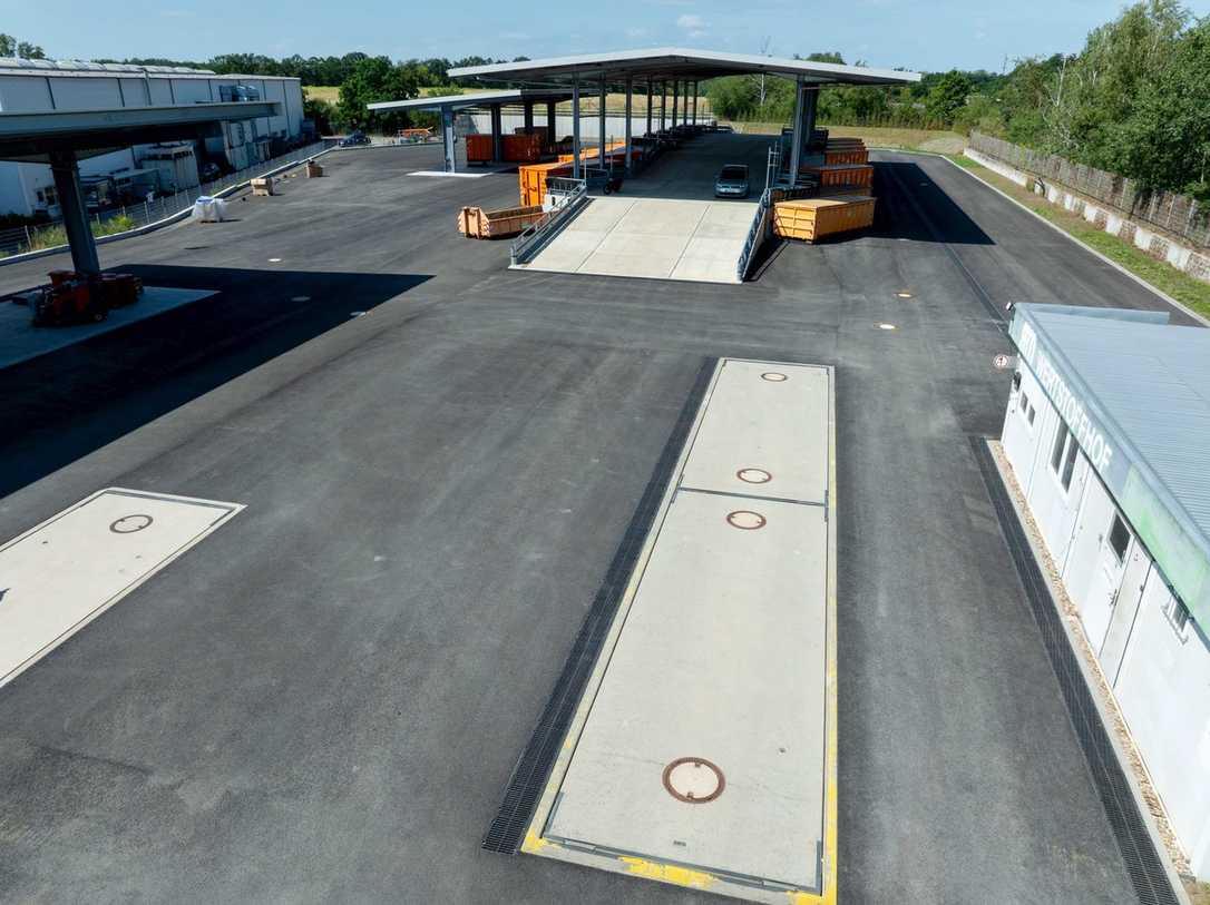 Ausbau Wertstoffhof Teltow: Neue Standards zu Regenwasserversickerung umgesetzt Ausbau Wertstoffhof Teltow: Neue Standards zu Regenwasserversickerung umgesetzt