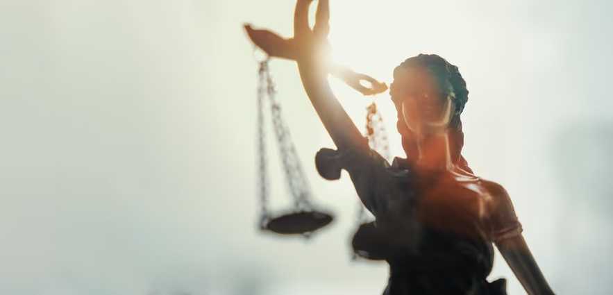 Späte Rechnungen und Verjährung: Was Auftragnehmer beachten müssen