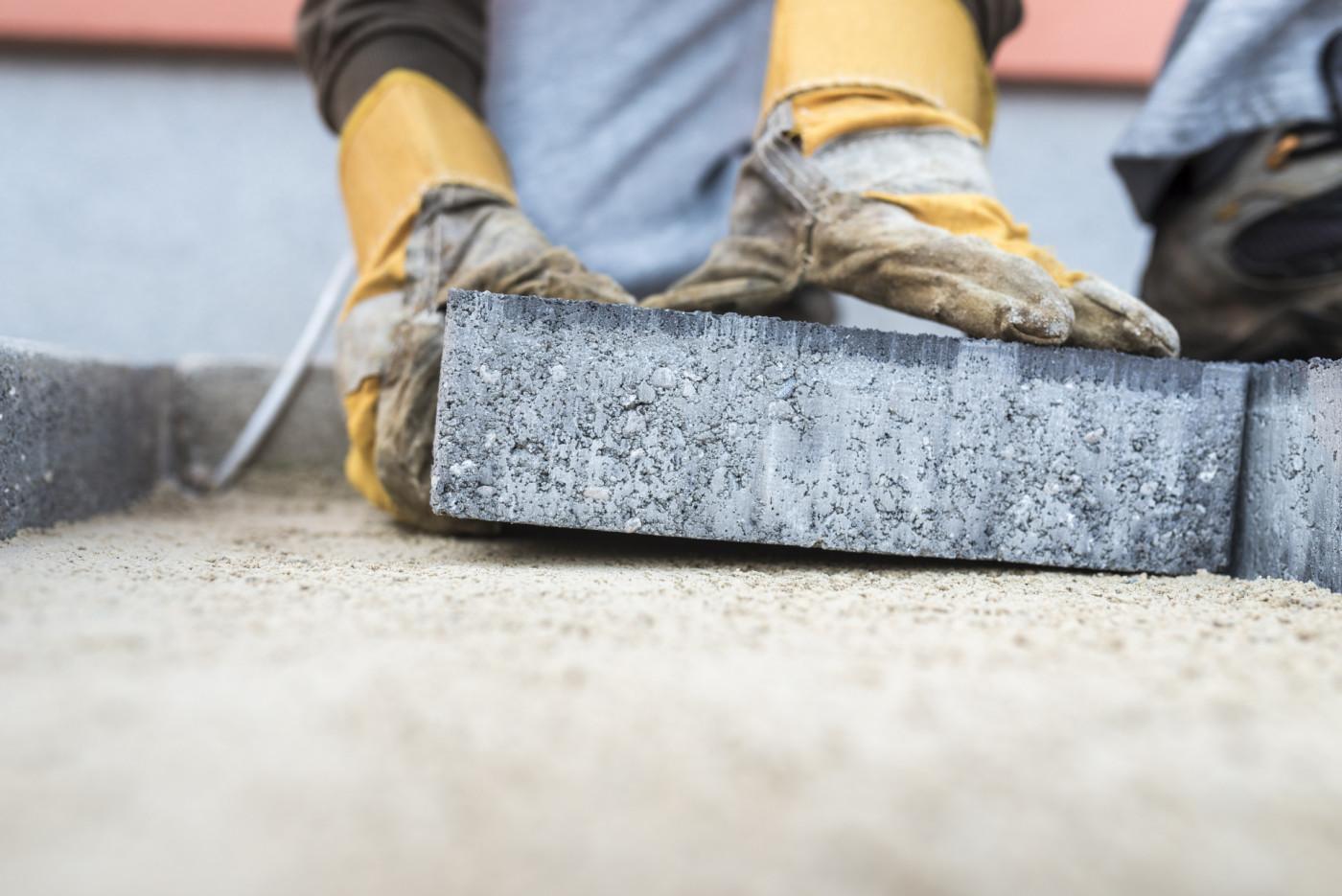 Baustoffe, Maschinen und Hilfsmittel für den Pflaster- und Wegebau Baustoffe, Maschinen und Hilfsmittel für den Pflaster- und Wegebau